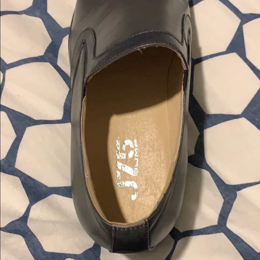 Shoes - Picture 7 of 7